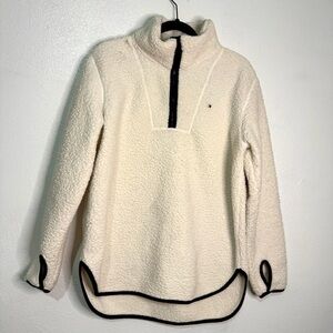 Tommy Hilfiger ivory faux fleece pullover w/thumb holes. Sz M. Preowned.￼